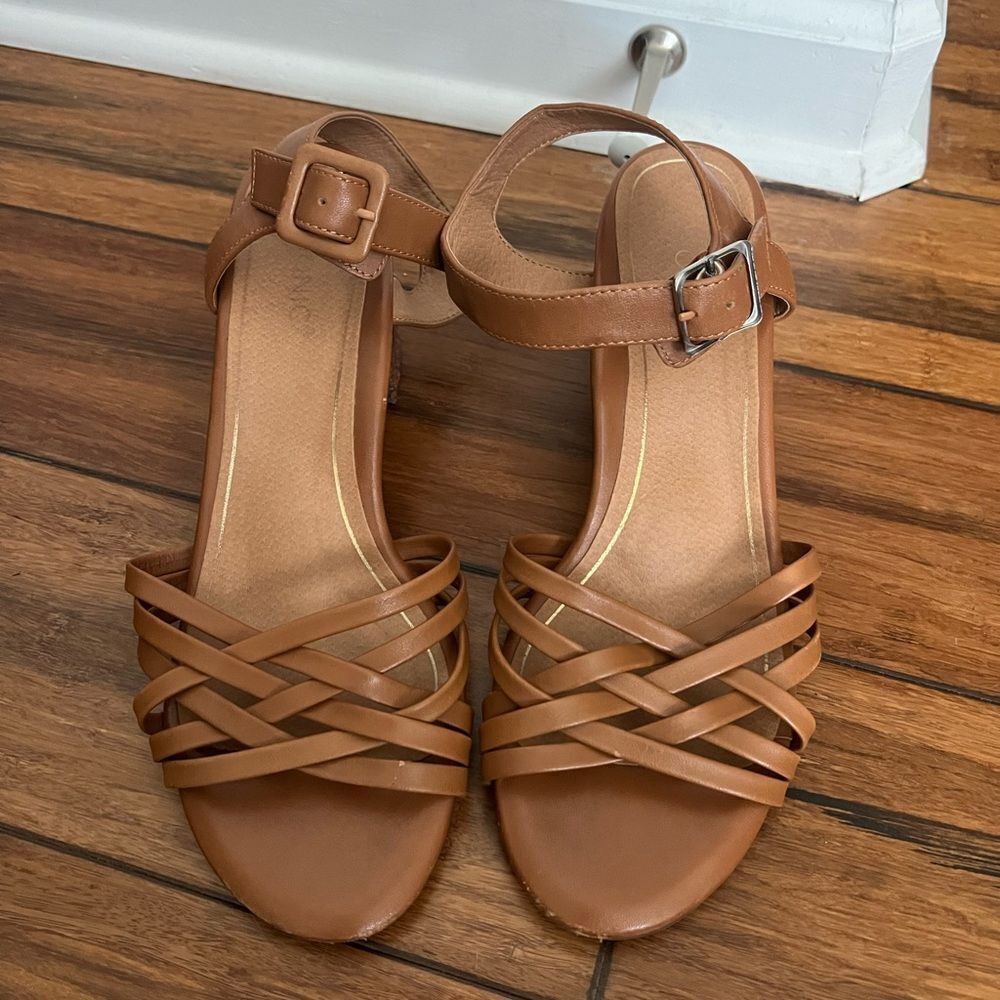 Vionic Tan Leather Peony Woven Block Heeled Sandals 10